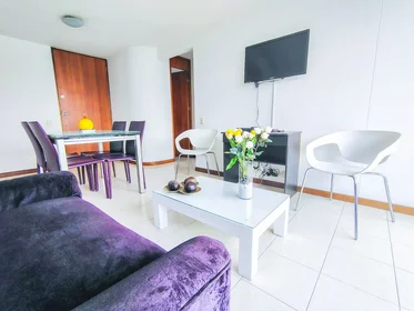 Dairenin tamamı konumu Calle 8 Sur # 43B-112, 6 30 görüntüsü