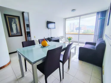 Dairenin tamamı konumu Calle 8 Sur # 43B-112, 8 30 görüntüsü