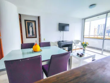 Dairenin tamamı konumu Calle 8 Sur # 43B-112, 9 30 görüntüsü