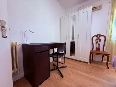 Habitación privada en C. de Sta. Julia, 12, Puente de Vallecas, 28053 Madrid, Spain, imagen 2 de 31