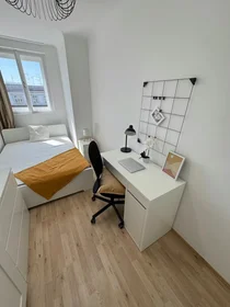 Habitación privada en Kriemhildplatz, Rudolfsheim-Fünfhaus, imagen 1 de 10
