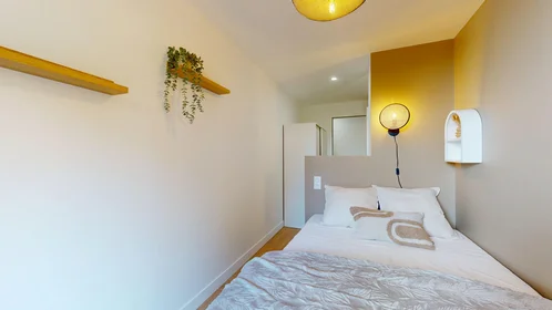 Özel oda konumu 25 rue GABRIEL GOUDY, 13 19 görüntüsü