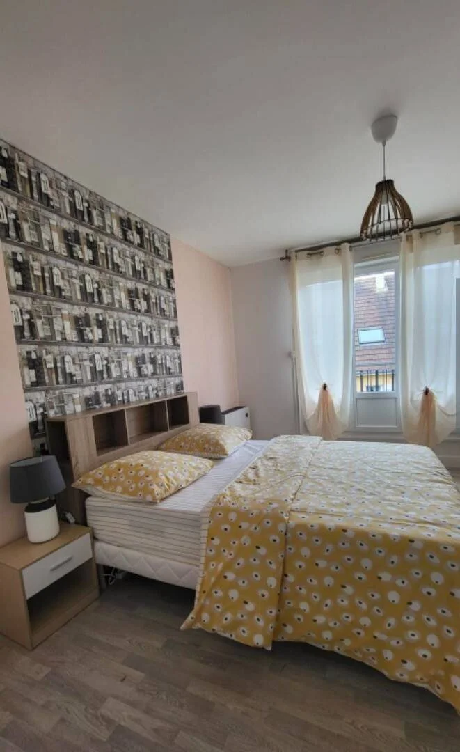 Habitación estudiantil económica cerca del campus en 