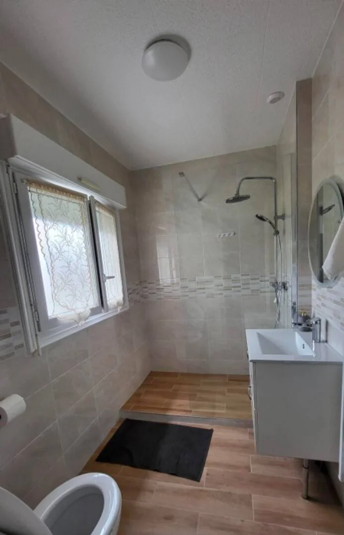 Habitación estudiantil amplia y cómoda en 