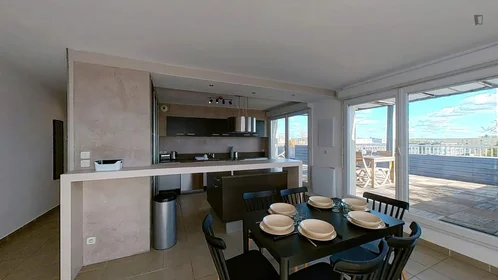 Private room at Rue Léon Jouhaux, image 12 of 20