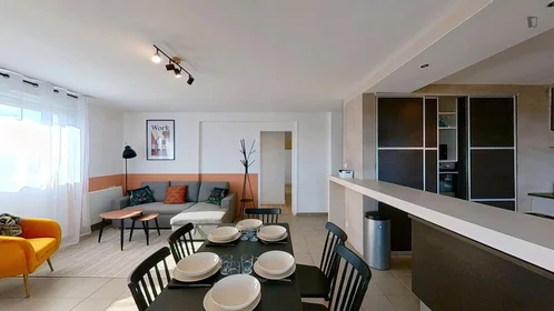 Private room at Rue Léon Jouhaux, image 9 of 20