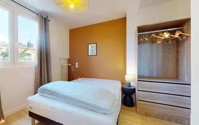 Chambre privée à 4 Rue Poret de Blosseville, 76100 Rouen, France, image 1 de 20
