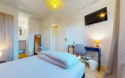Chambre privée à 4 Rue Poret de Blosseville, 76100 Rouen, France, image 4 de 20