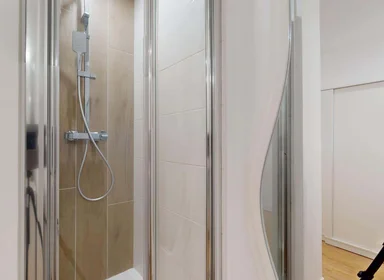 Habitación privada en 25 Rue Gabriel Goudy, 44200 Nantes, France, imagen 4 de 19
