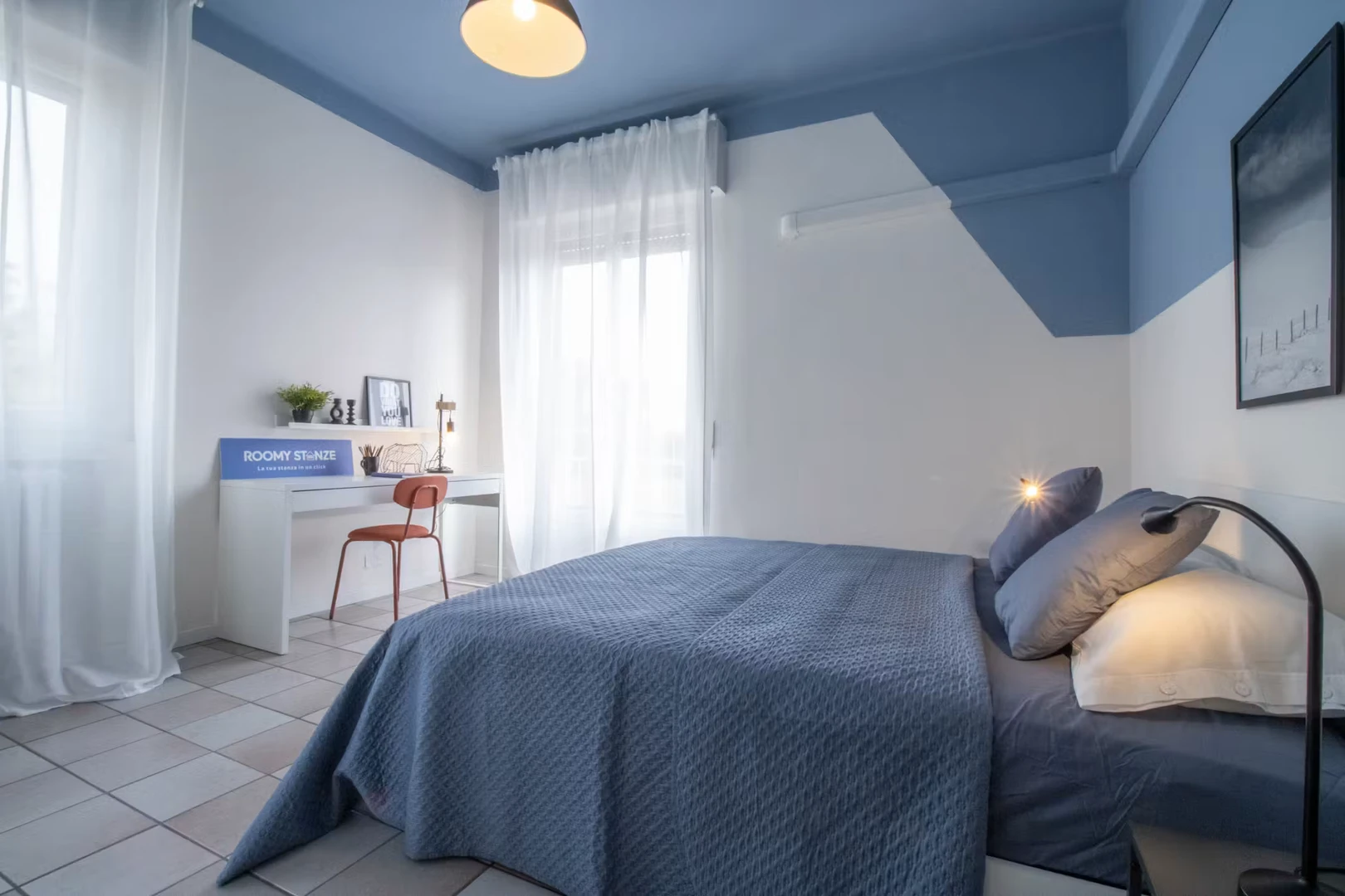 Room for rent in student apartment in , fully furnished