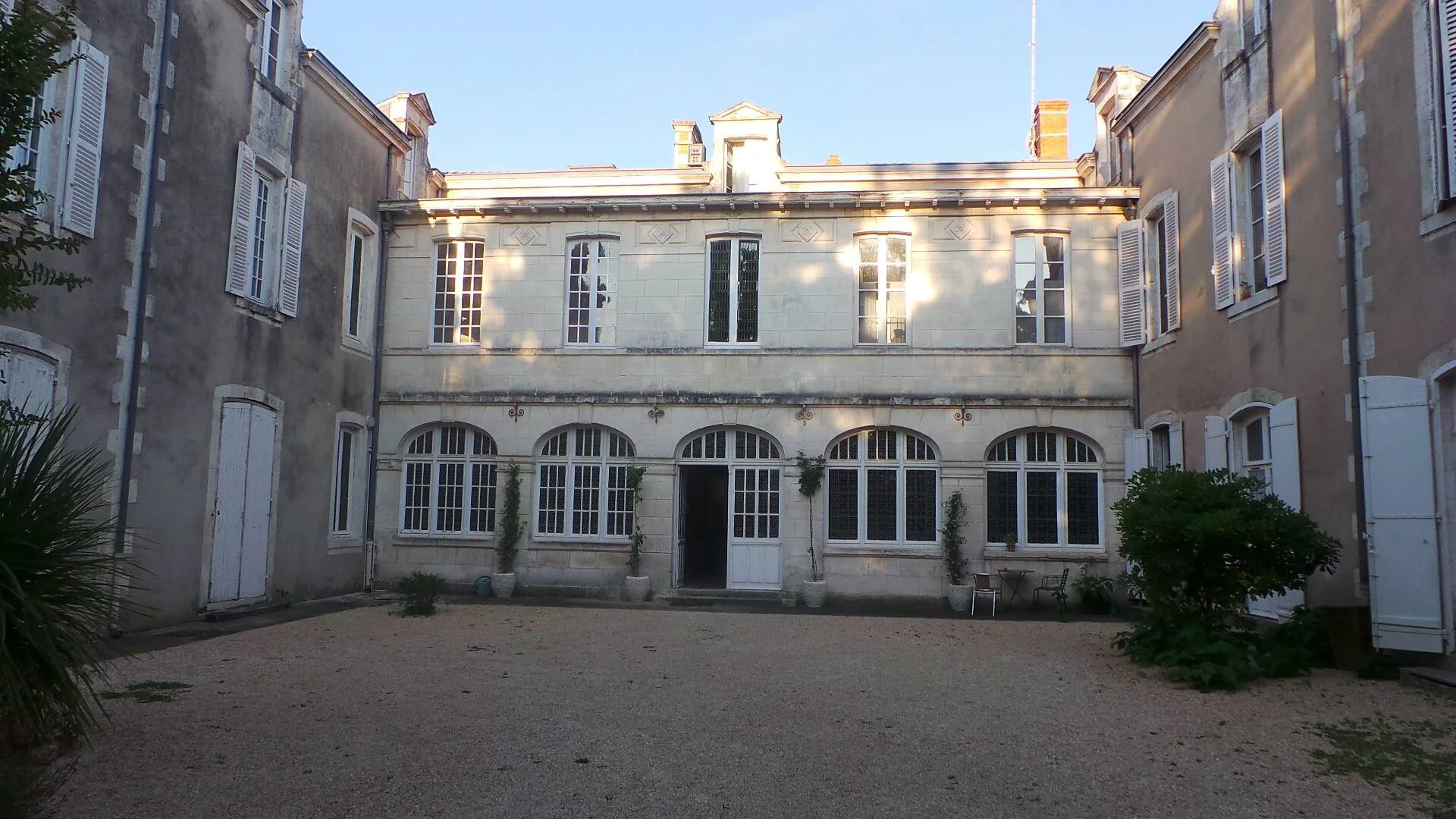 Chambre d'étudiant économique avec emplacement pratique dans 