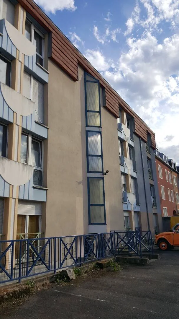 Habitación para estudiantes en  con área de estudio y facilidades compartidas