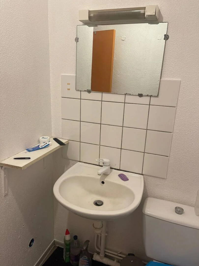 Habitación acogedora para estudiantes disponible en 