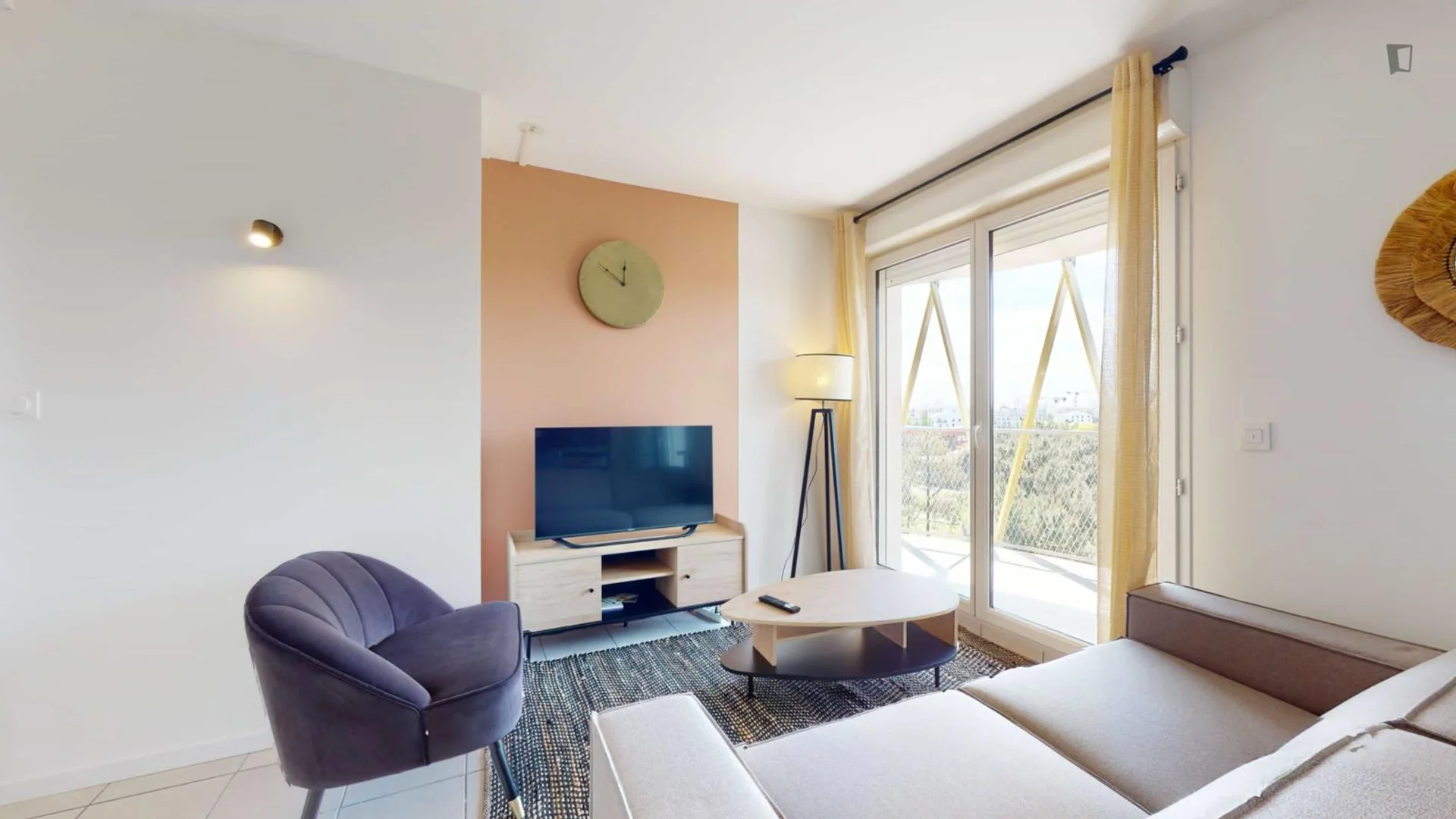 Student-friendly room in  with modern amenities