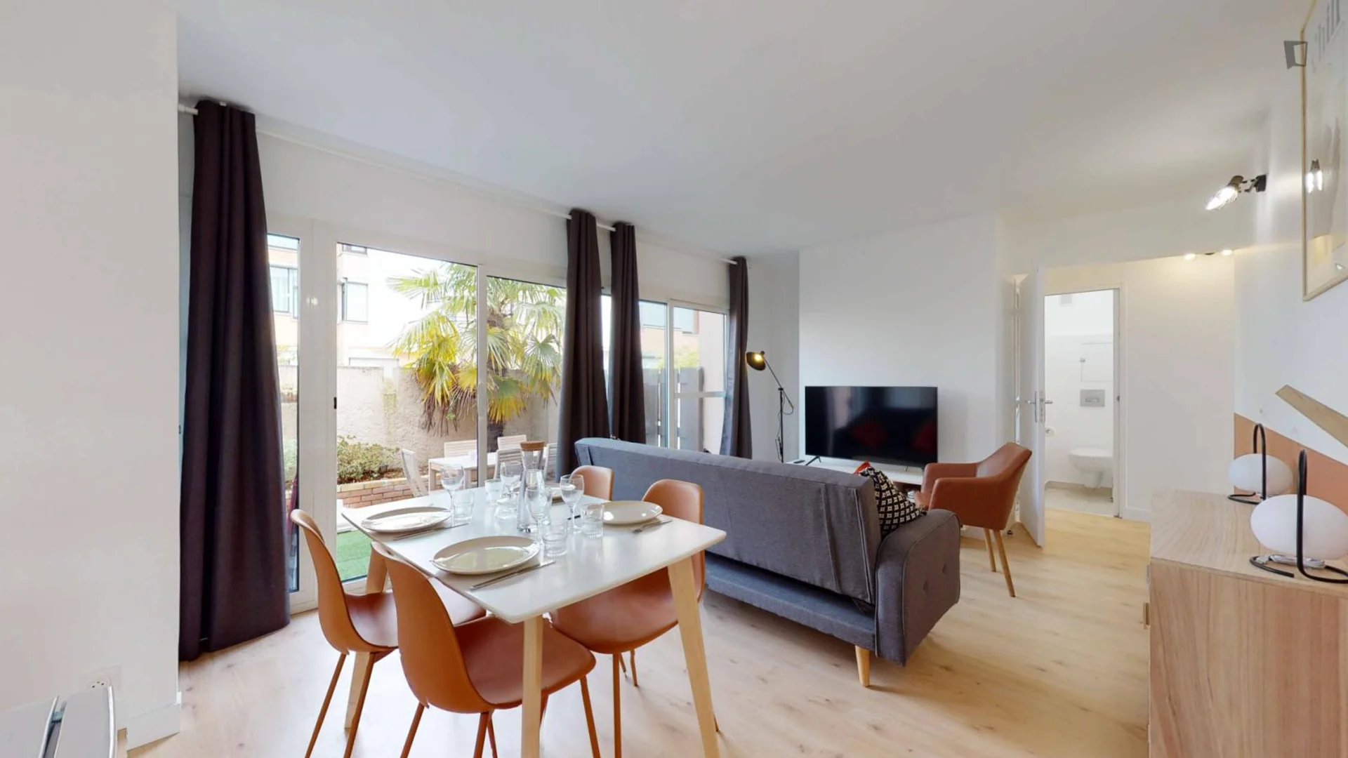 Quarto de estudante económico com localização conveniente em 