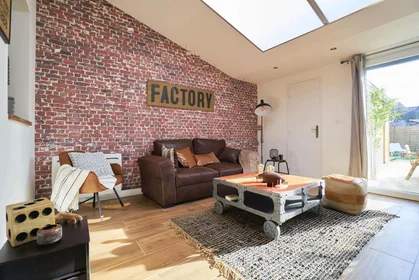 Stanza privata in 23 Rue Bouguereau, 59000 Lille, France, immagine 7 di 31