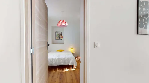 Habitación privada en 76 Av. Jean Jaurès, 51100 Reims, France, imagen 2 de 23