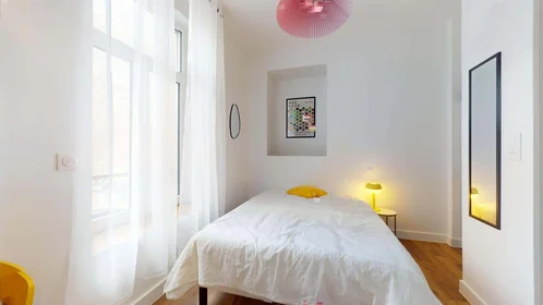 Habitación privada en 76 Av. Jean Jaurès, 51100 Reims, France, imagen 3 de 23
