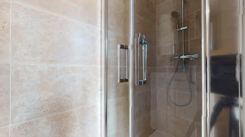 Habitación privada en 76 Av. Jean Jaurès, 51100 Reims, France, imagen 6 de 23