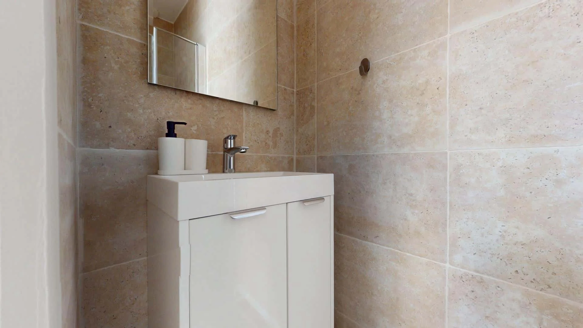Habitación estudiantil amplia y cómoda en 