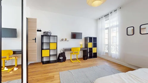 Private room at 76 Av. Jean Jaurès, 51100 Reims, France, image 8 of 28