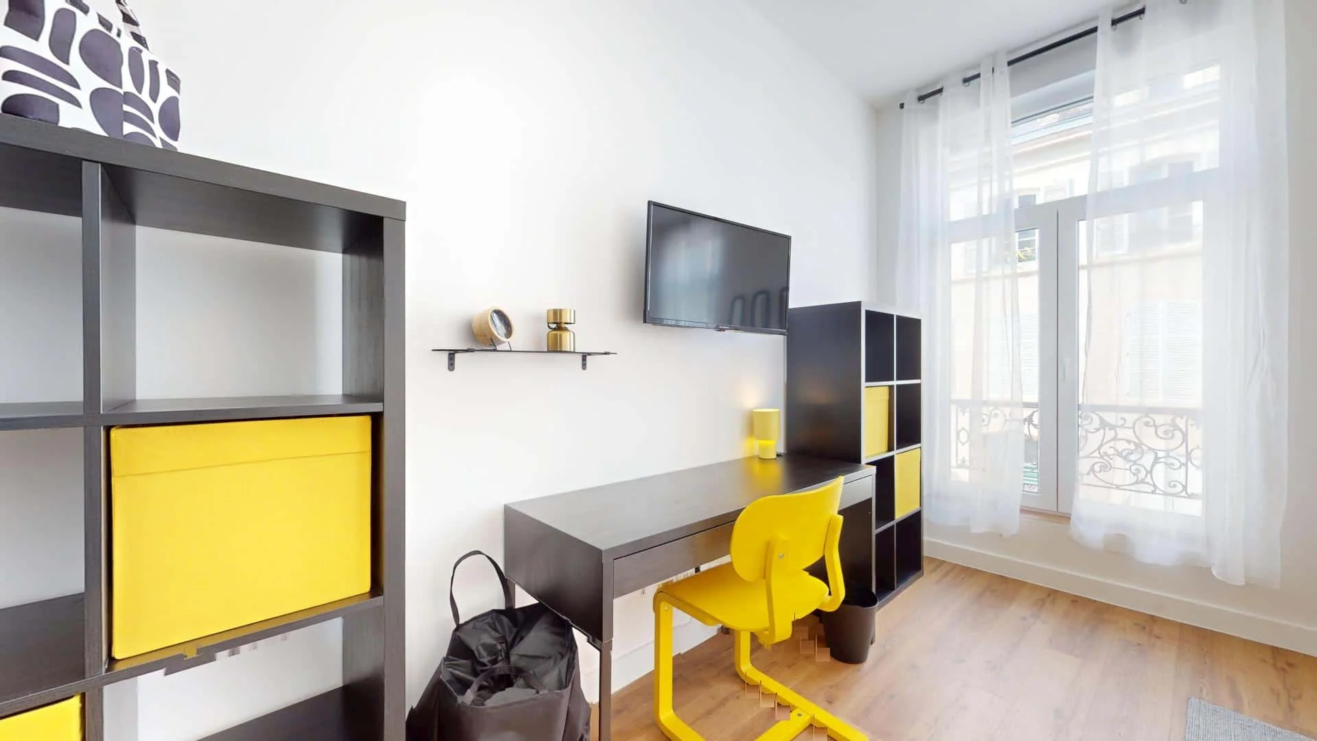 Habitación estudiantil amplia y cómoda en 