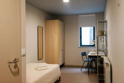 Quarto privado em Calçada Fonte do Lameiro 5, 6200-358 Covilhã, Portugal, imagem 1 de 10