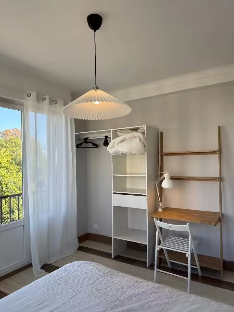 Habitación estudiantil económica con ubicación conveniente en 