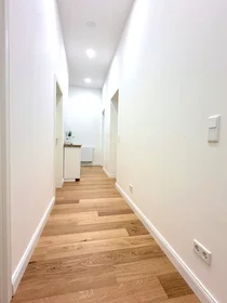 Private room at Krefelder Straße, Innenstadt, image 7 of 10
