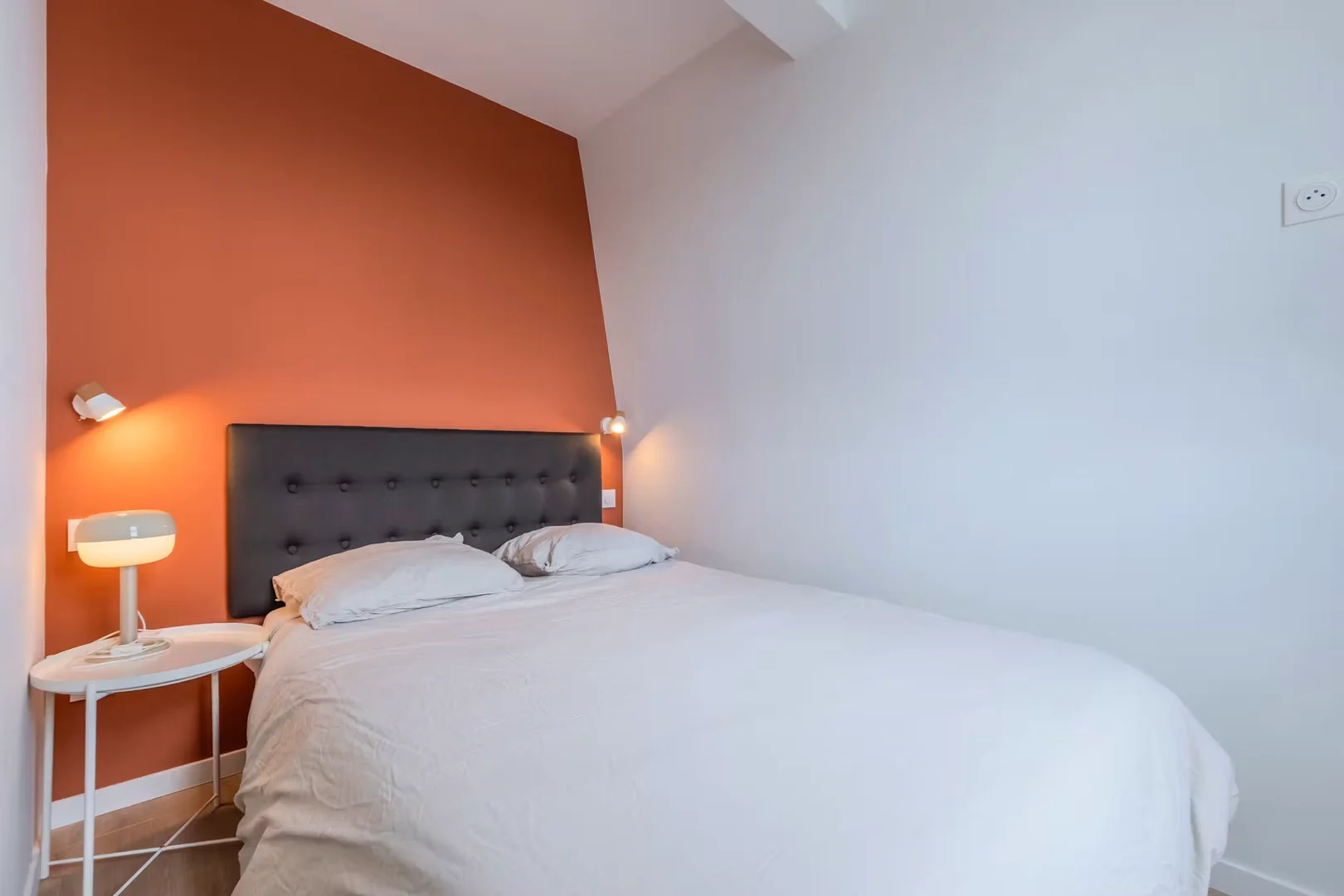 Cozy room for students available in 