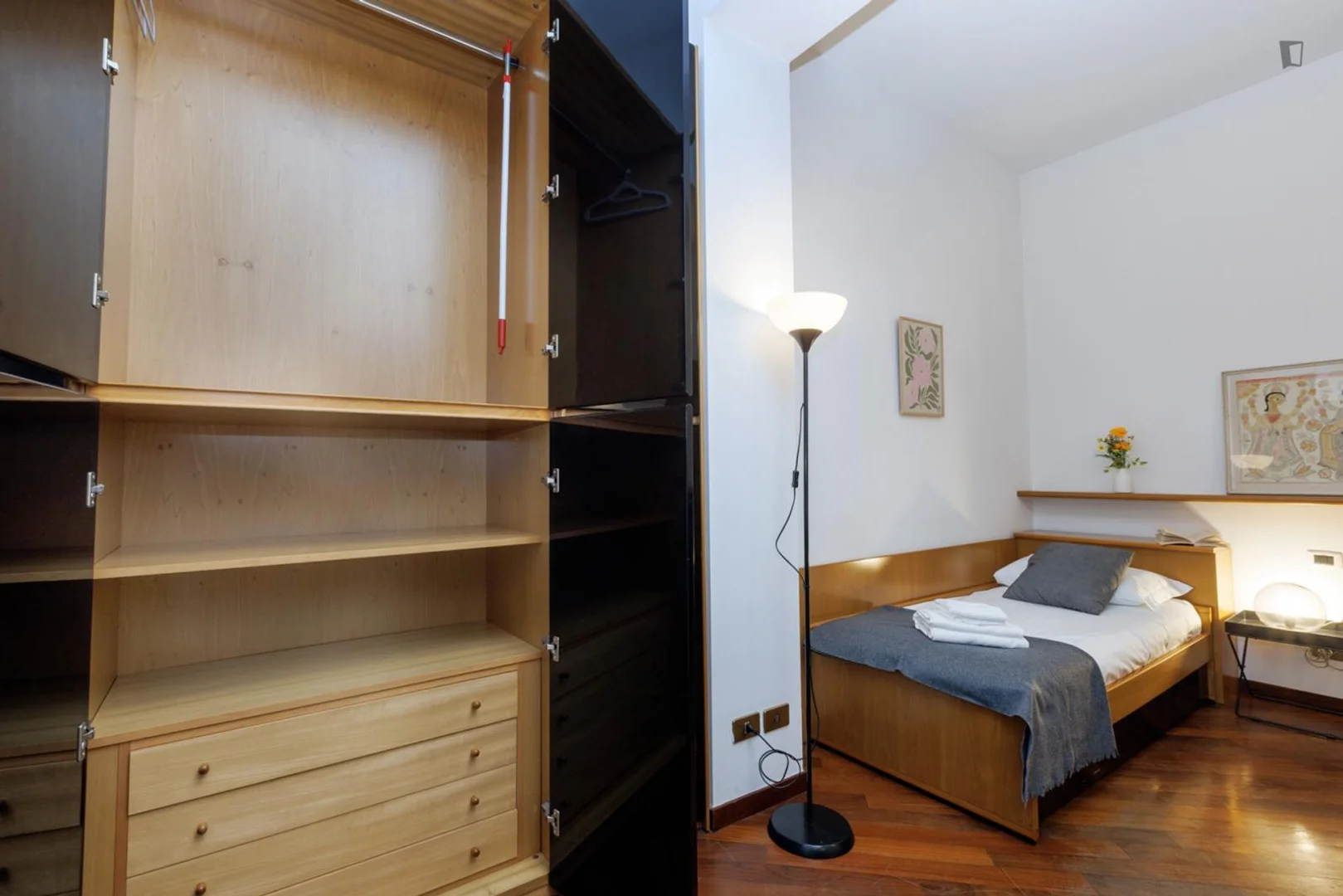 Funktionelles Studentenzimmer perfekt zum Studieren in 