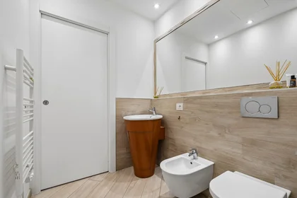 Quarto privado em Rue Tony Allard, imagem 8 de 12