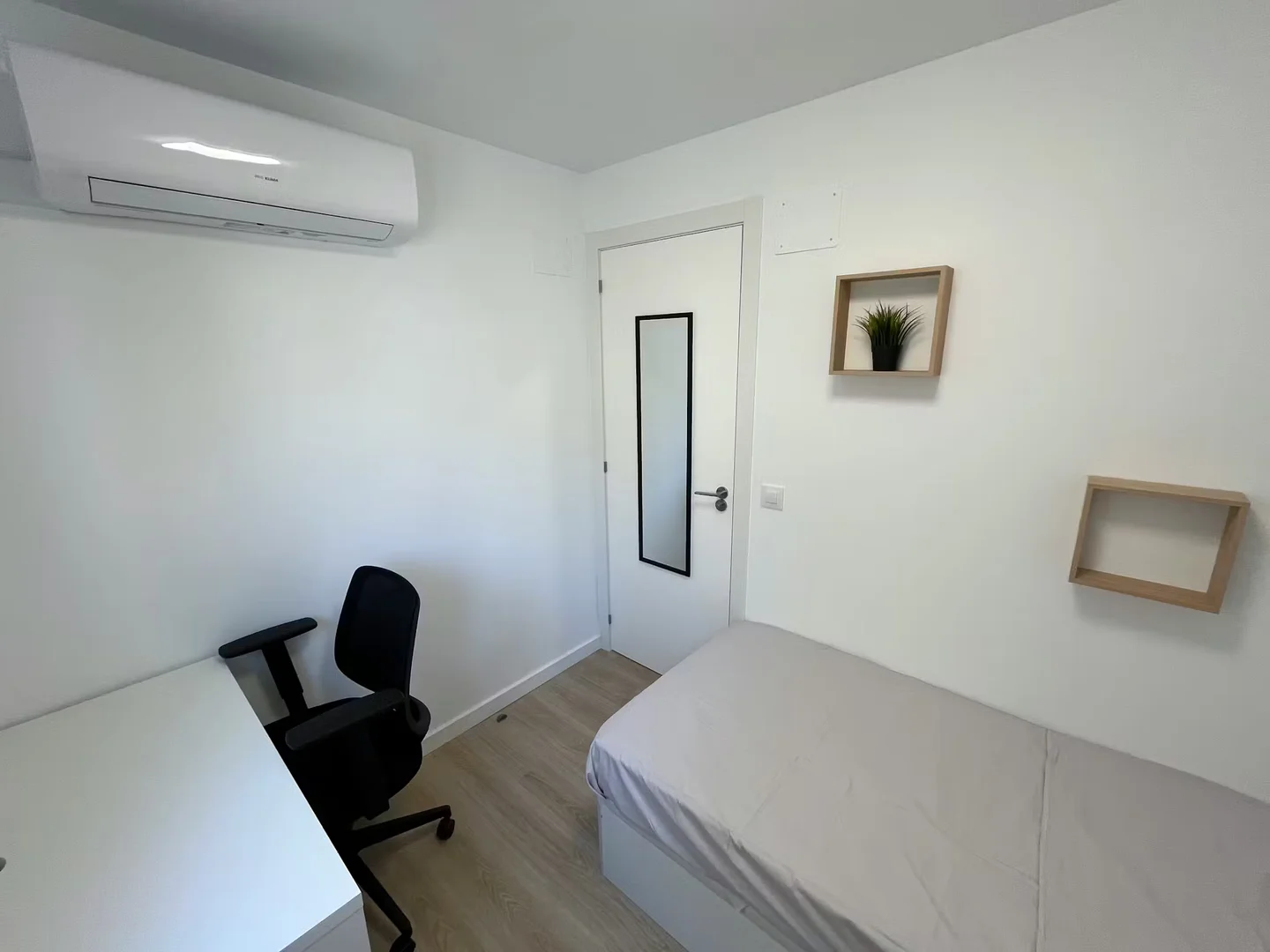 位于的学生友好型房间，设施现代