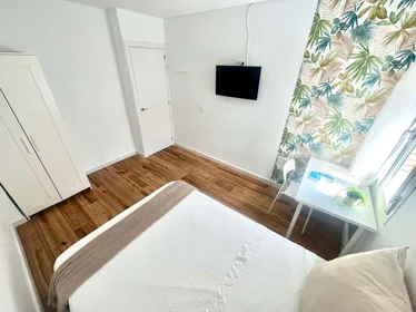 Privatzimmer in der Av. de la Paz, 41013 Sevilla, Spain, bild 2 von 14
