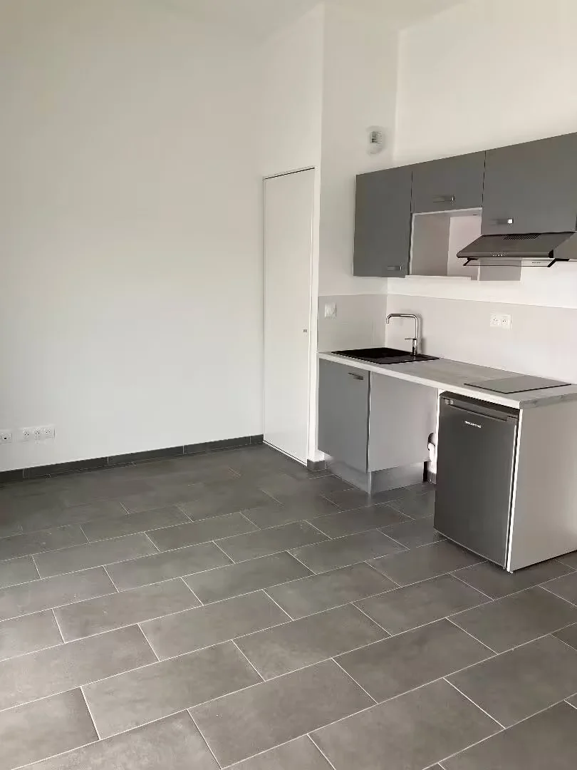 Habitación en apartamento estudiantil en alquiler en , completamente amueblado