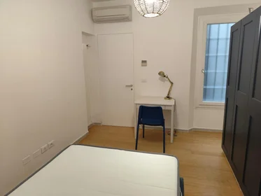 Prywatny pokój Via Ugo Bassi, obraz 3 32