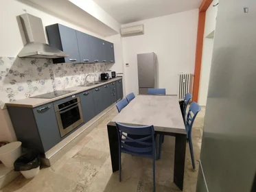 Prywatny pokój Via Ugo Bassi, obraz 13 33