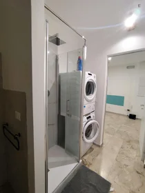 Prywatny pokój Via Ugo Bassi, obraz 20 33