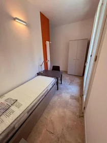 Prywatny pokój Via Ugo Bassi, obraz 3 33