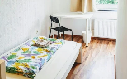Chambre à louer avec lit double {area}
