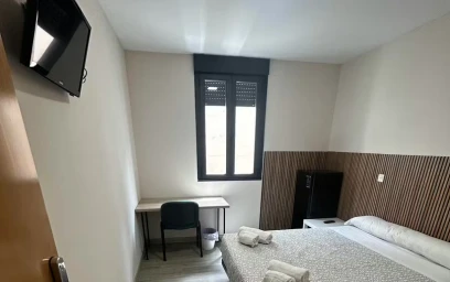 Private room at Calle Tarifa, image 2 of 10