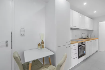 Habitación privada en Schaffhauser Straße, Thalkirchen-Obersendling-Forstenried-Fürstenried-Solln, imagen 6 de 10