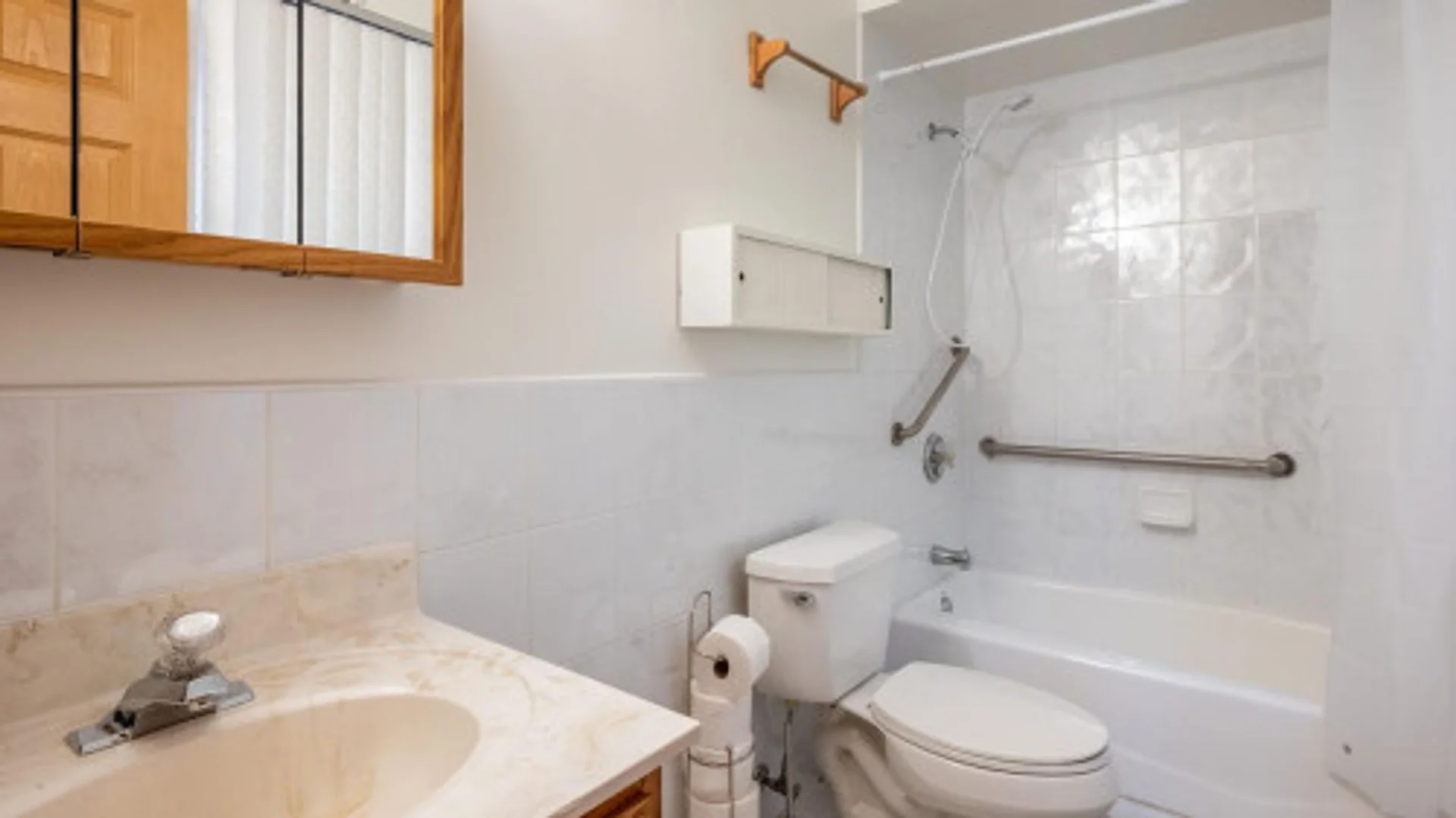 Habitación estudiantil económica con ubicación conveniente en 