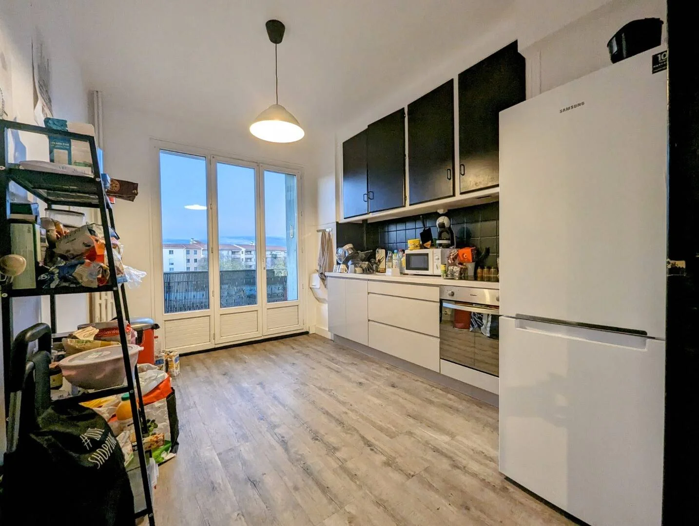Habitación estudiantil amplia y cómoda en 