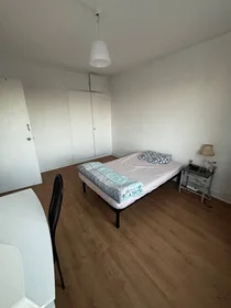 Private room at Troyes, 10000, image 9 of 17