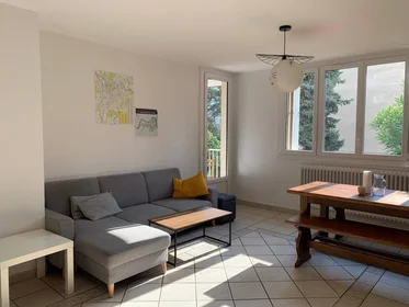 Private room at Grenoble, 38100, image 2 of 15