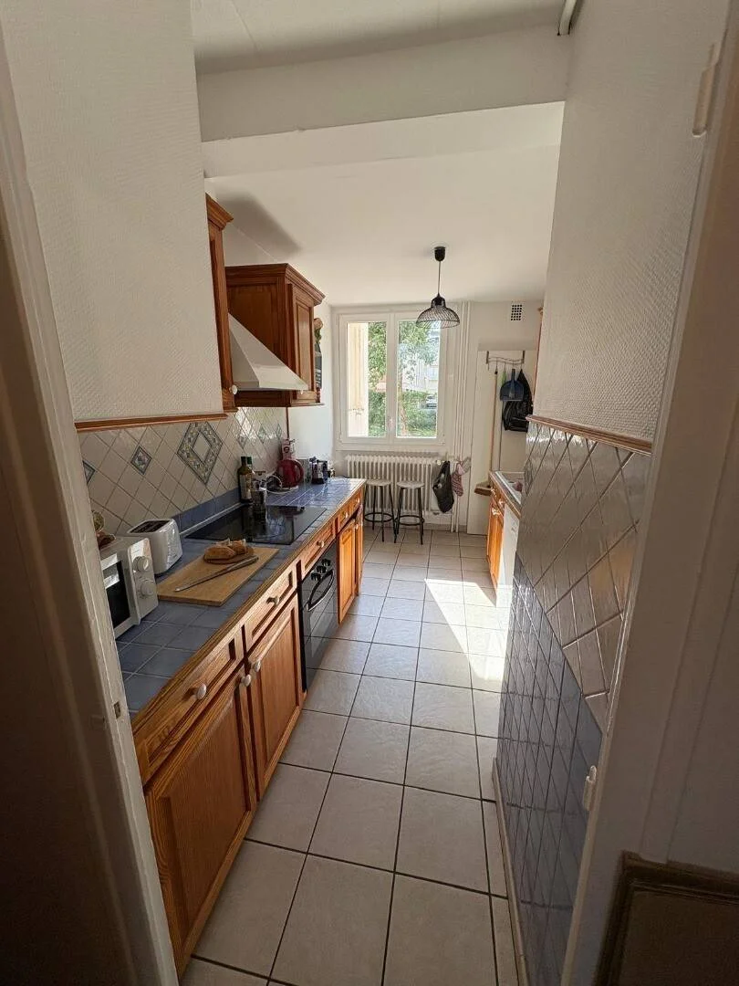 Comfortable and spacious student room in 