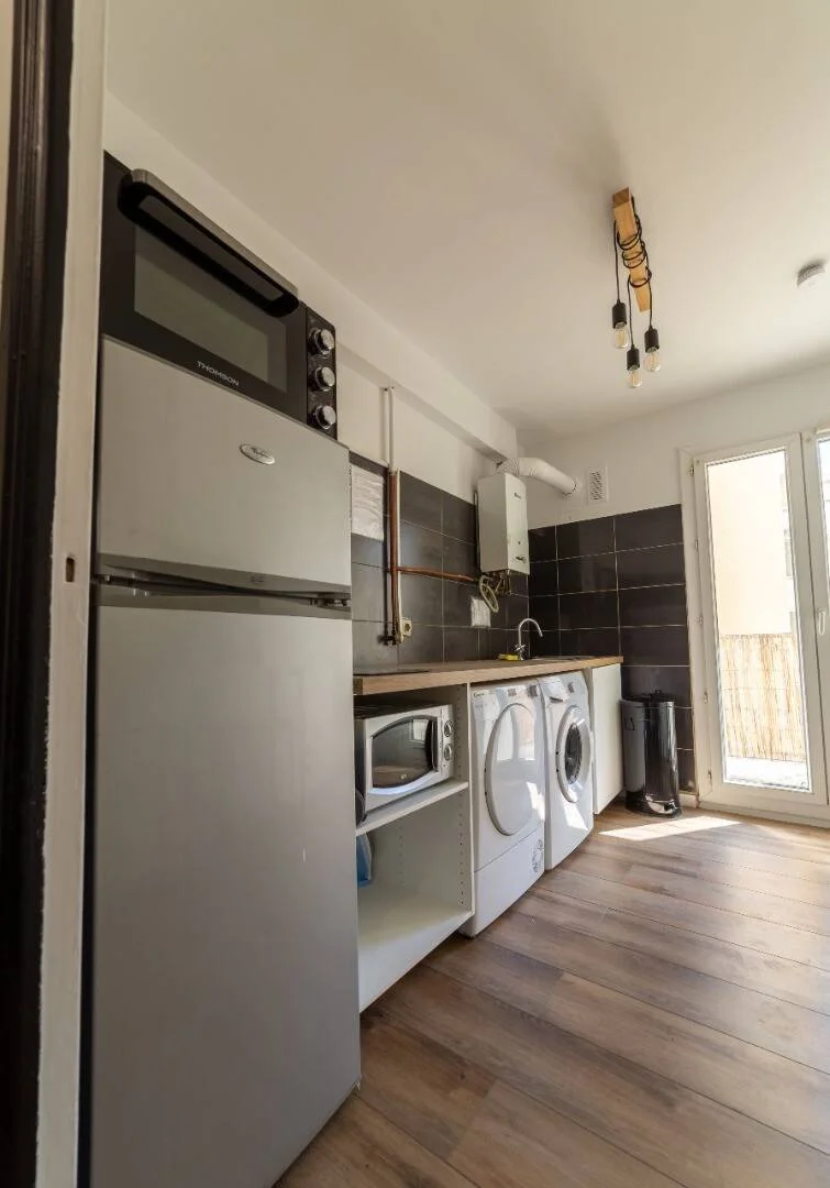 Habitación estudiantil económica con ubicación conveniente en 