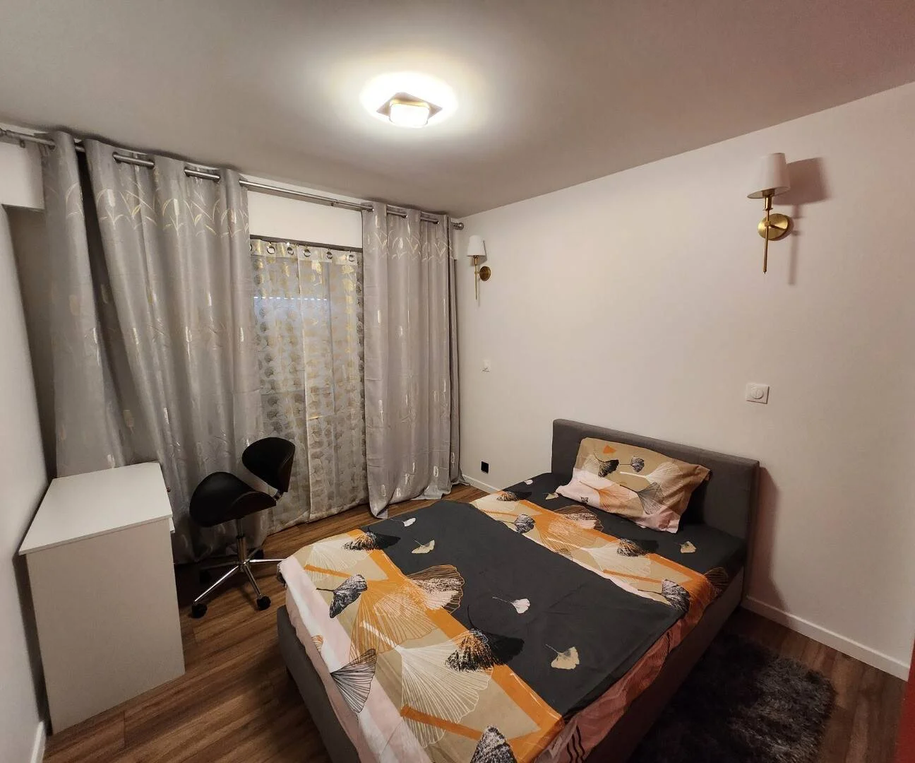 Room for rent in student apartment in , fully furnished