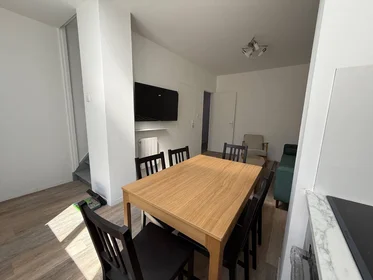 Quarto privado em Croix, 59170, imagem 1 de 10